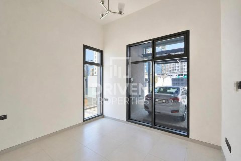 Villa in Liwan, Dubai Land, Dubai 5 bedrooms, 352.85 sq.m. № 143196 - photo 7