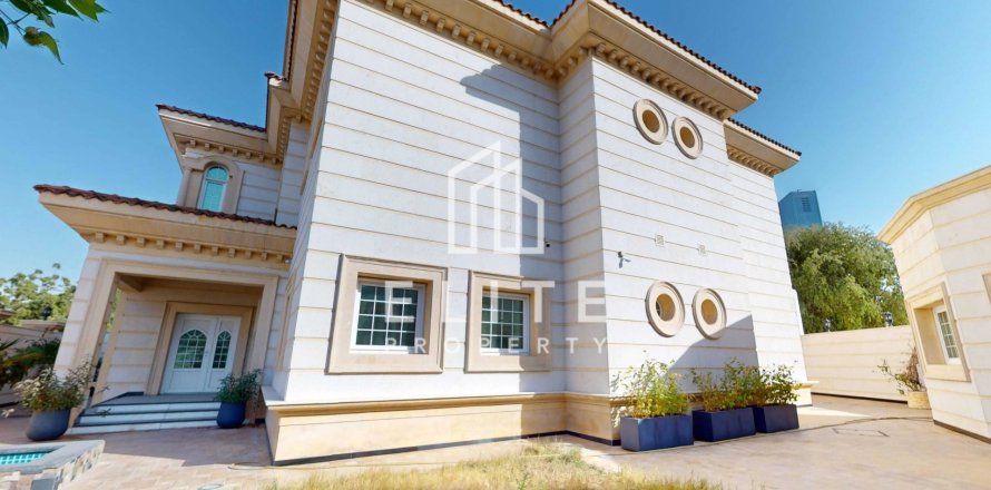 Вилла в Аль-Джафилие, Дубай, 6 спален, 741м², № 121402