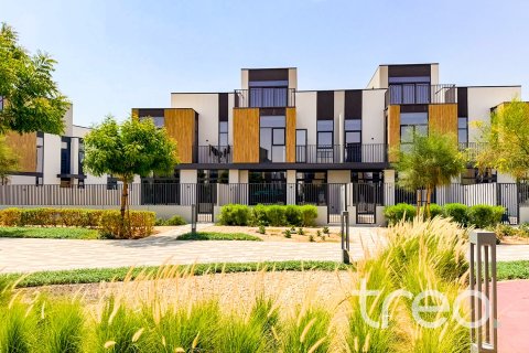 Вилла в Мудоне, Дубай, 3 спальни, 238.57м², № 119877