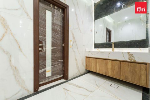 Villa in Dubai 6 bedrooms, 1042.7 sq.m. № 133348 - photo 7