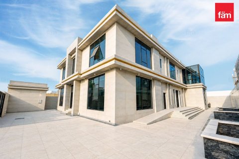 Villa in Dubai 6 bedrooms, 1042.7 sq.m. № 133348 - photo 2