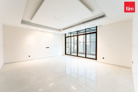 Villa in Dubai 6 bedrooms, 1042.7 sq.m. № 133348 - photo 17