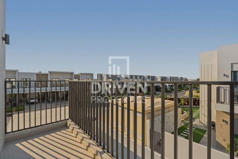 Villa in EMAAR South, Dubai South (Dubai World Central), Dubai 4 bedrooms, 311.13 sq.m. № 125221 - photo 15