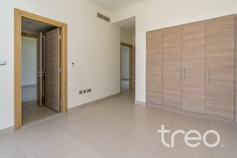 Villa in Dubai Hills Estate, Dubai 5 bedrooms, 397.9 sq.m. № 119691 - photo 17