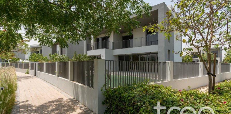 Villa in Dubai Hills Estate, Dubai 5 bedrooms, 397.9 sq.m. № 119691