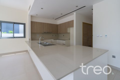 Villa in Dubai Hills Estate, Dubai 5 bedrooms, 397.9 sq.m. № 119691 - photo 7