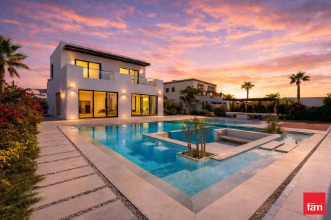 Villa en Dubai, 4 dormitorios, 1222.3 m², № 97565