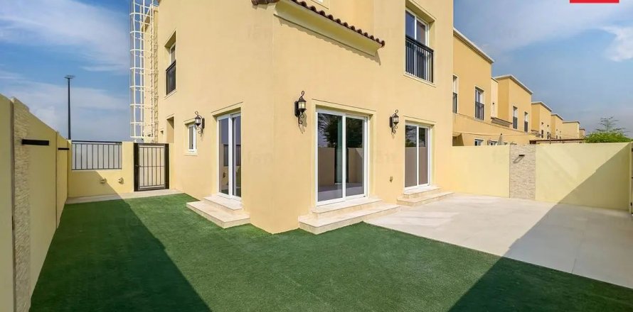 Villa en Dubai, 3 dormitorios, 164.8 m², № 97562