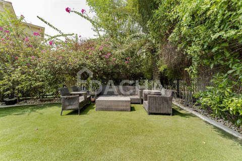 Villa en Dubai, 4 dormitorios, 501.7 m², № 7012 - foto 19
