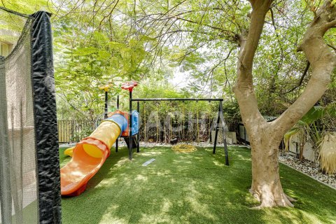 Villa en Dubai, 4 dormitorios, 501.7 m², № 7012 - foto 17