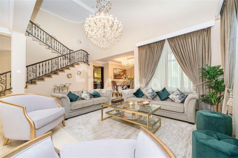 Villa en Dubai, 4 dormitorios, 501.7 m², № 7012 - foto 1