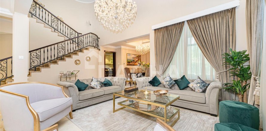 Villa en Dubai, 4 dormitorios, 501.7 m², № 7012
