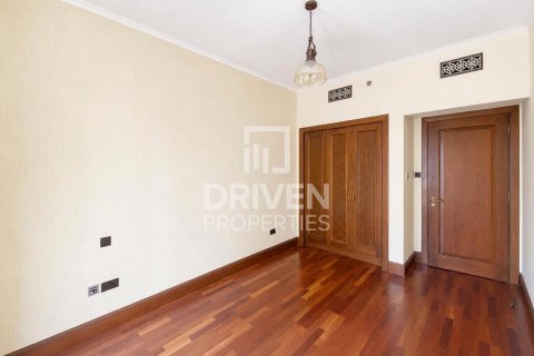 Apartment in Downtown Dubai (Downtown Burj Dubai), Dubai 3 bedrooms, 182.74 sq.m. № 143121 - photo 6