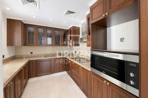 Apartment in Downtown Dubai (Downtown Burj Dubai), Dubai 3 bedrooms, 182.74 sq.m. № 143121 - photo 9