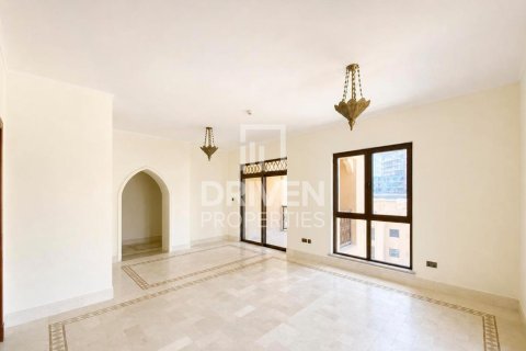 Apartment in Downtown Dubai (Downtown Burj Dubai), Dubai 3 bedrooms, 182.74 sq.m. № 143121 - photo 2