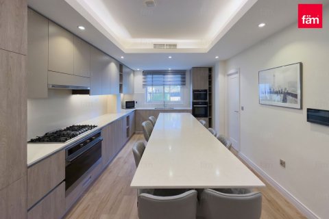 Villa in Dubai 5 bedrooms, 567.1 sq.m. № 114159 - photo 17