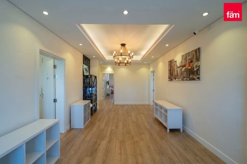 Villa in Dubai 5 bedrooms, 567.1 sq.m. № 114159 - photo 8