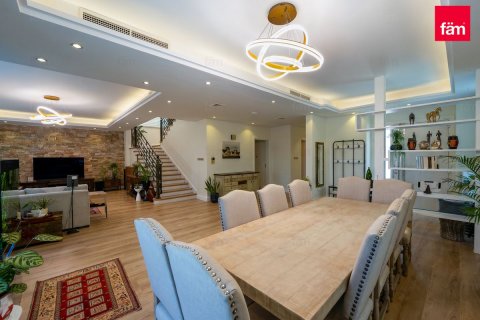 Villa in Dubai 5 bedrooms, 567.1 sq.m. № 114159 - photo 5