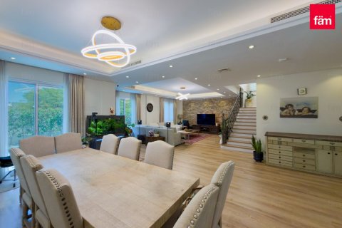 Villa in Dubai 5 bedrooms, 567.1 sq.m. № 114159 - photo 6