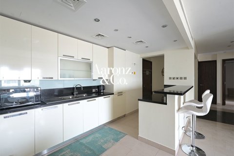 Apartment in Jumeirah Lake Towers, Dubai 2 bedrooms, 120 sq.m. № 115253 - photo 14