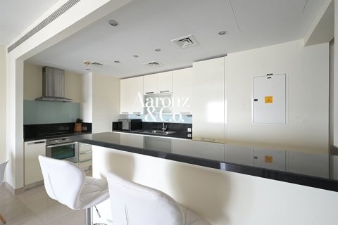 Apartment in Jumeirah Lake Towers, Dubai 2 bedrooms, 120 sq.m. № 115253 - photo 11