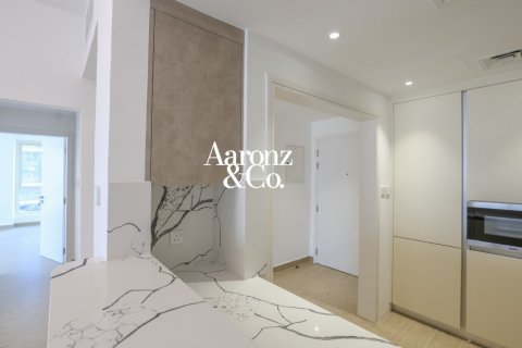 Apartment in Icon Tower 2, Jumeirah Lake Towers, Dubai 2 bedrooms, 87 sq.m. № 115257 - photo 18