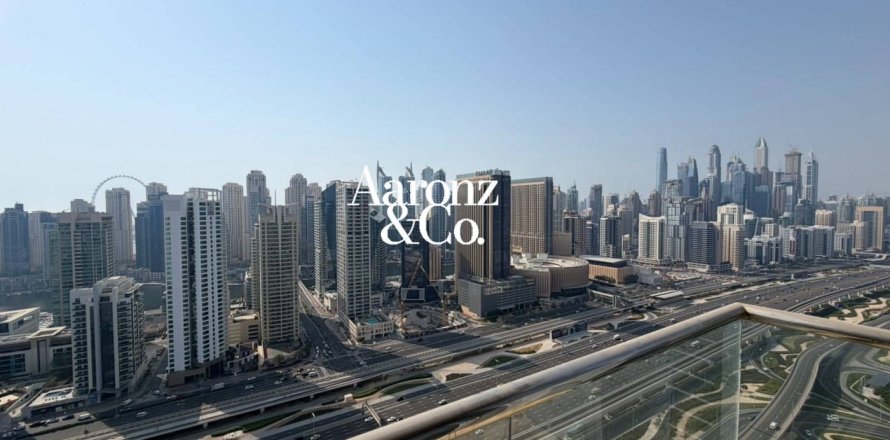 Apartment in Jumeirah Lake Towers, Dubai 5 bedrooms, 270 sq.m. № 115255