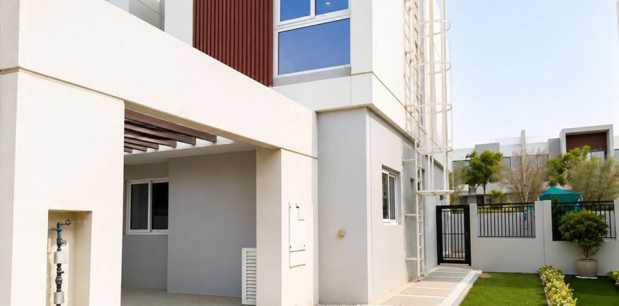 Вилла в Дубае, 4 спальни, 234.6м², № 123417