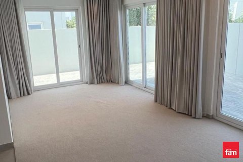Таунхаус в Дубае, 4 спальни, 230.4м², № 123419