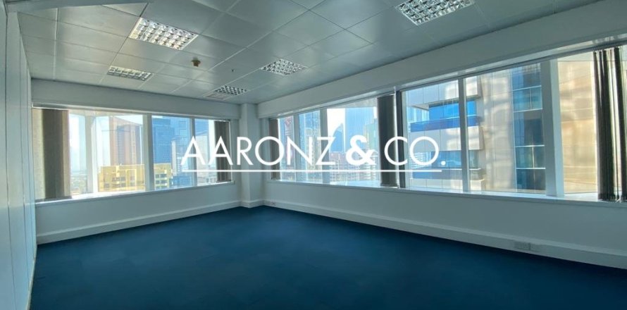 Офис в Sheikh Zayed Road, Дубай, 186м², № 84942