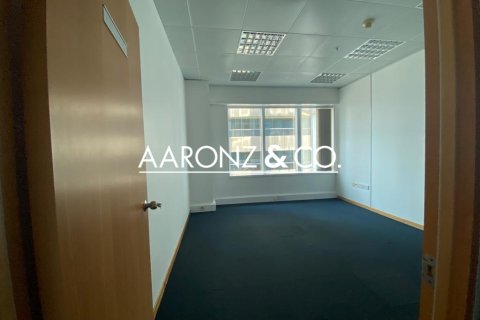 Oficina en Sheikh Zayed Road, Dubai, 186 m², № 84942 - foto 13