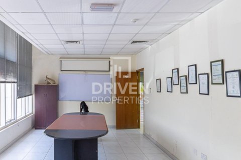 Entrepôt à Jebel Ali, Dubai, 4897 m², № 84943 - photo 2