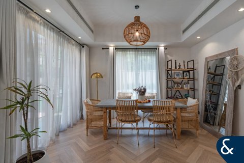 Villa en Arabian Ranches, Dubai, 4 dormitorios, 321 m², № 75746 - foto 3