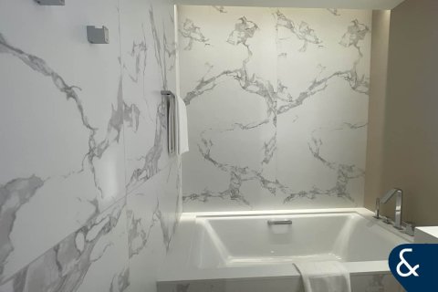 Apartment in Downtown Dubai (Downtown Burj Dubai), Dubai 2 bedrooms, 110 sq.m. № 75745 - photo 11