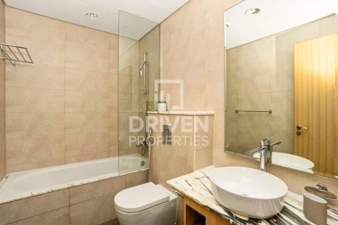 Apartment in Paramount Tower Hotel & Residences, Business Bay, Dubai 2 bedrooms, 104.14 sq.m. № 129833 - photo 4
