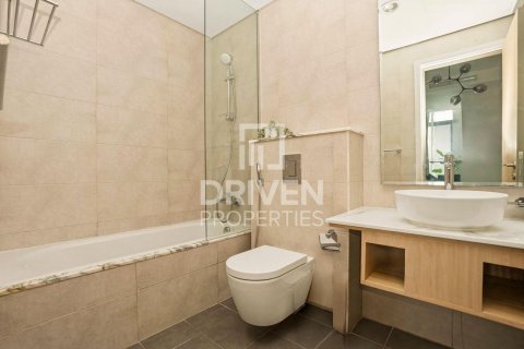 Apartment in Paramount Tower Hotel & Residences, Business Bay, Dubai 2 bedrooms, 104.14 sq.m. № 129833 - photo 3