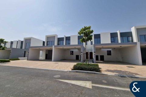 Купить виллу в Villanova, Dubai Land, Дубай: 3 спальни, 184м², № 75621 - фото 1