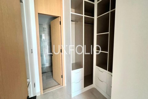 Adosado en Jumeirah Golf Estates, Dubai, 4 dormitorios, 322 m², № 46409 - foto 9