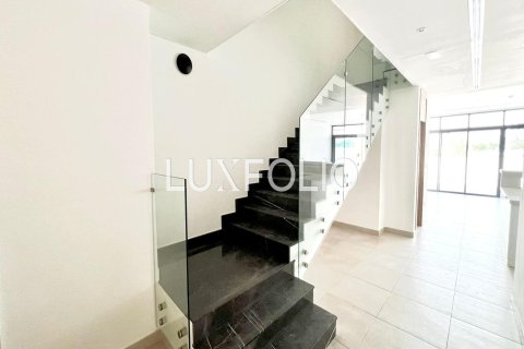 Adosado en Jumeirah Golf Estates, Dubai, 4 dormitorios, 322 m², № 46409 - foto 2