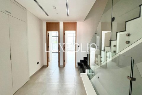 Adosado en Jumeirah Golf Estates, Dubai, 4 dormitorios, 322 m², № 46409 - foto 4