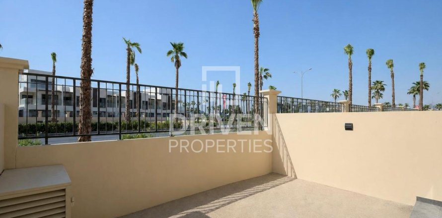 Townhouse in Damac Lagoons, Dubai 4 bedrooms, 144 sq.m. № 128197