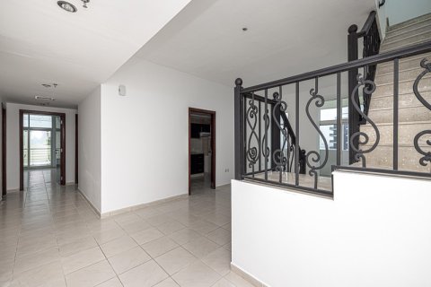 Apartment in Dubai 3 bedrooms, 305.73 sq.m. № 52660 - photo 2