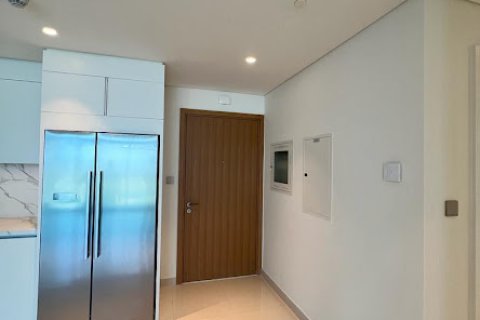 Apartment in BEACH VISTA TOWER 2 in EMAAR Beachfront, Dubai 2 bedrooms, 107 sq.m. № 31060 - photo 2