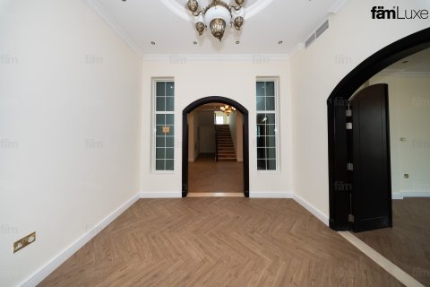 Villa in Dubai 6 bedrooms, 3938.1 sq.m. № 139328 - photo 22