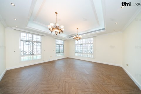 Villa in Dubai 6 bedrooms, 3938.1 sq.m. № 139328 - photo 4