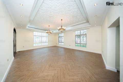 Villa in Dubai 6 bedrooms, 3938.1 sq.m. № 139328 - photo 3