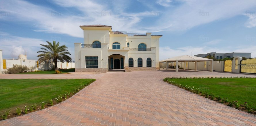 Villa in Dubai 6 bedrooms, 3938.1 sq.m. № 139328