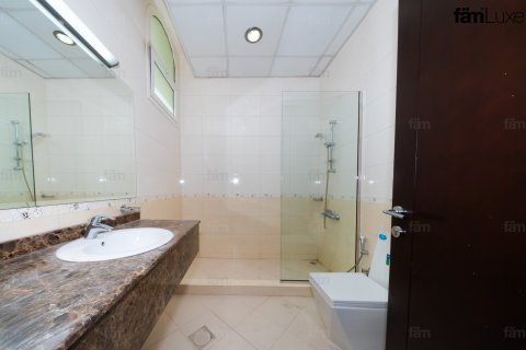 Villa in Dubai 6 bedrooms, 3938.1 sq.m. № 139328 - photo 26