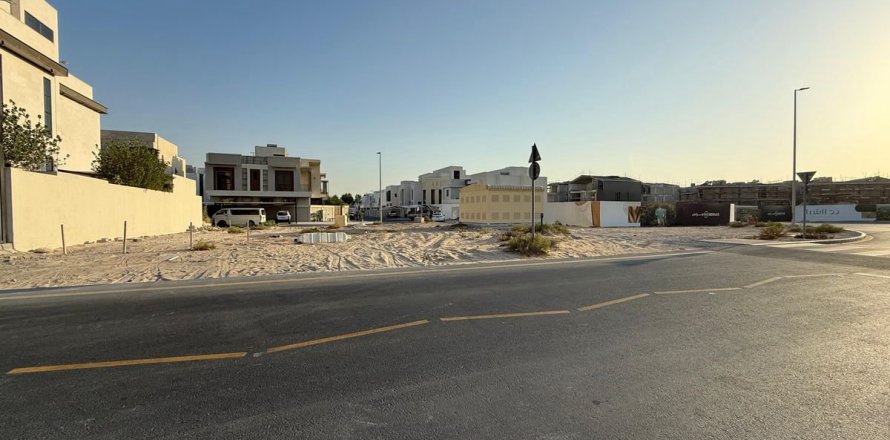Land in Dubai 463.5 sq.m. № 139330