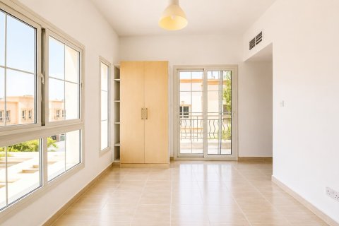 Villa in The Springs, Dubai 2 bedrooms, 301.38 sq.m. № 136438
